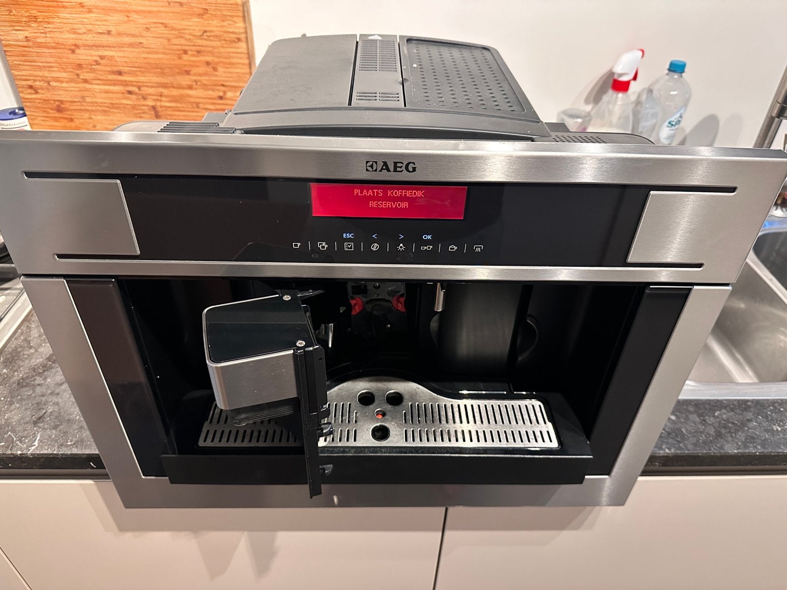 AEG KKK884500‑M inbouw koffiemachine – nieuw, displayfout, Ophalen, Zo goed als nieuw, Koffiemachine
