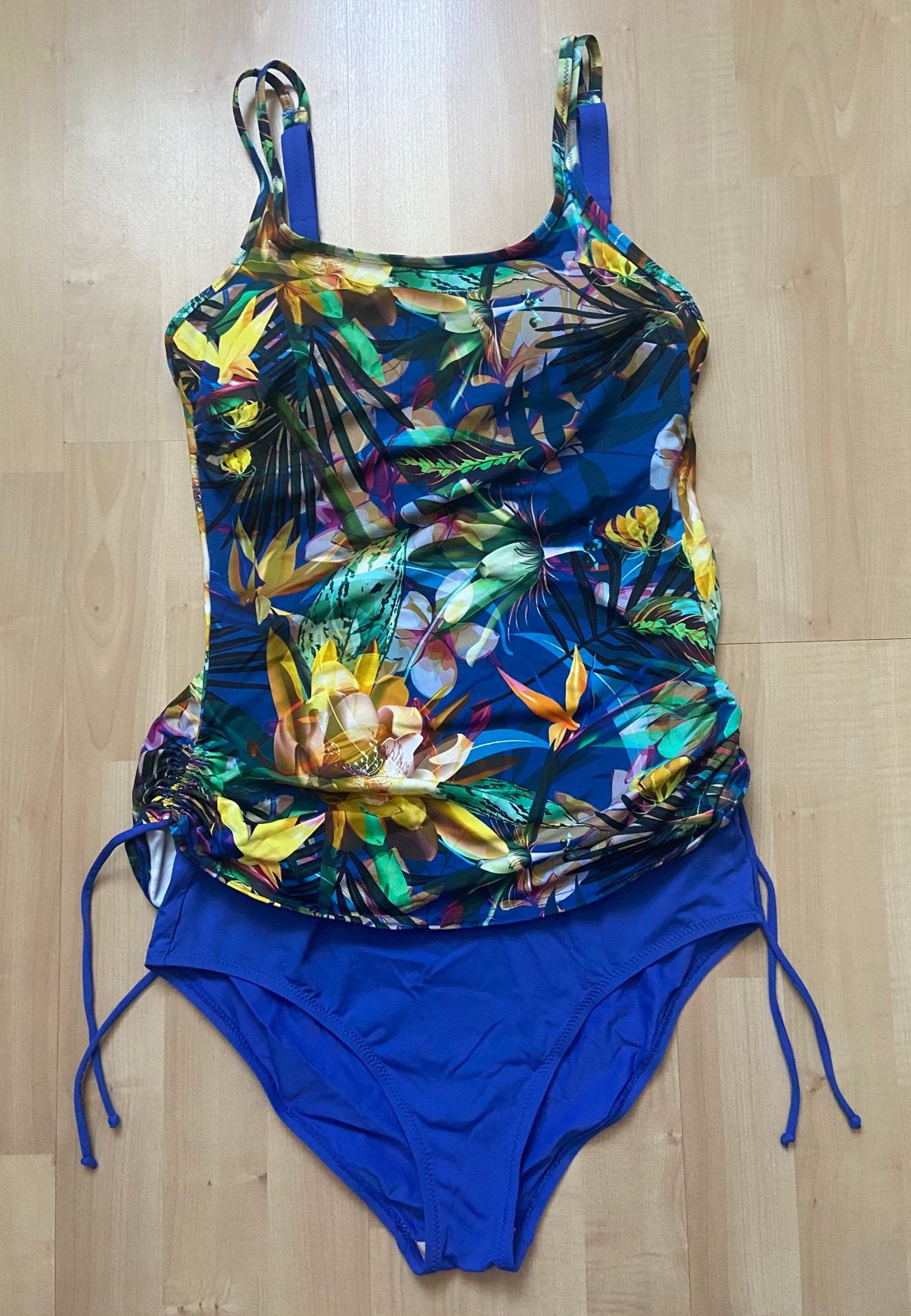 Tankini merk Confidance, Ophalen of Verzenden, Zo goed als nieuw, Meerkleurig, Bikini