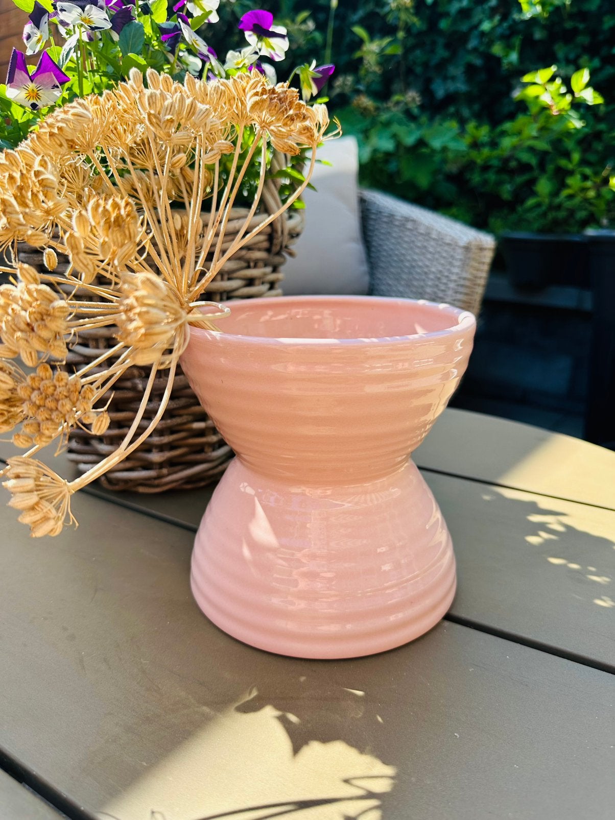 Vintage vaas roze, Rond, Ophalen of Verzenden, Zo goed als nieuw, Aardewerk