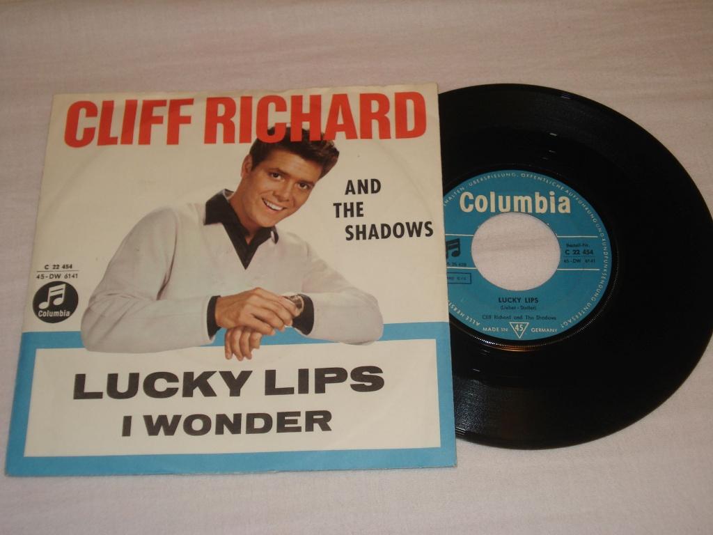 Cliff Richard    Lucky Lips   Dtslnd      Orgineel, Fotohoes, Ophalen of Verzenden, Zo goed als nieuw, Pop