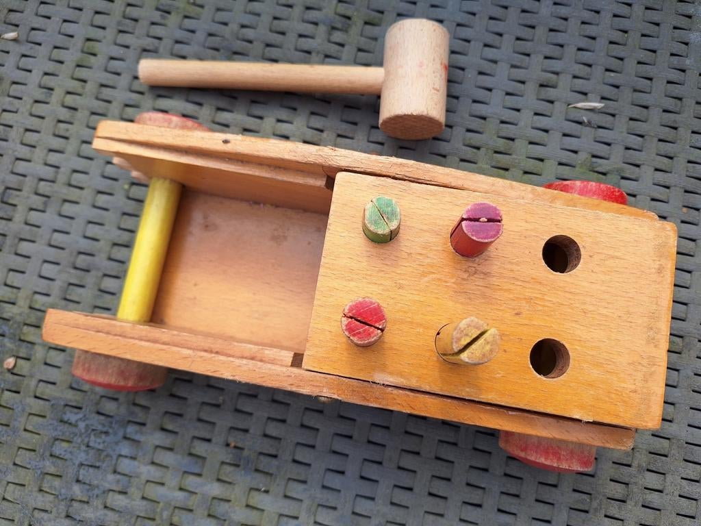 Houten trekkarretje met hamertje tik van Sio, Ophalen of Verzenden, Gebruikt, Duw- of Trekspeelgoed