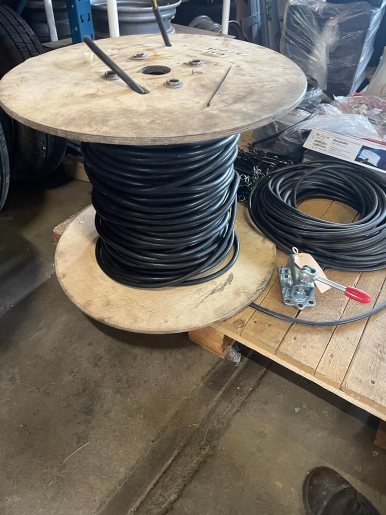 Nieuwe kabelhaspel +-98 meter 5x2.5mm2, Ophalen of Verzenden, Nieuw, Kabel of Snoer