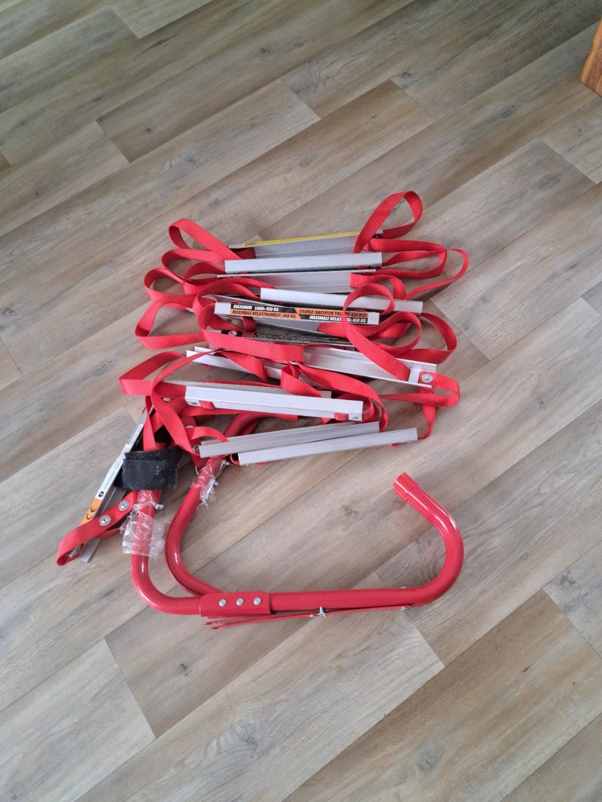 Nieuwe brandladder / vluchtladder - 4 meter, Doe-het-zelf en Verbouw, Nieuw, Ophalen of Verzenden, Ladder, Opvouwbaar of Inschuifbaar