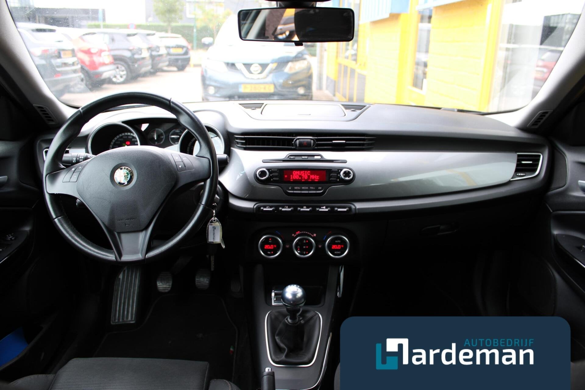Alfa Romeo Giulietta 1.4 T Distinctive Clima Trekhaak, Auto's, Voorwielaandrijving, Euro 5, Stof, Gebruikt