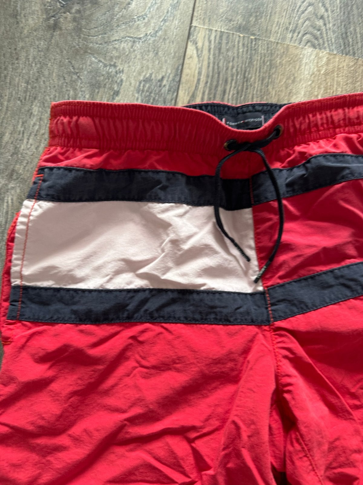 Tommy Hilfiger zwembroek rood maat 140, Ophalen of Verzenden, Gebruikt, Jongen, Sport- of Zwemkleding
