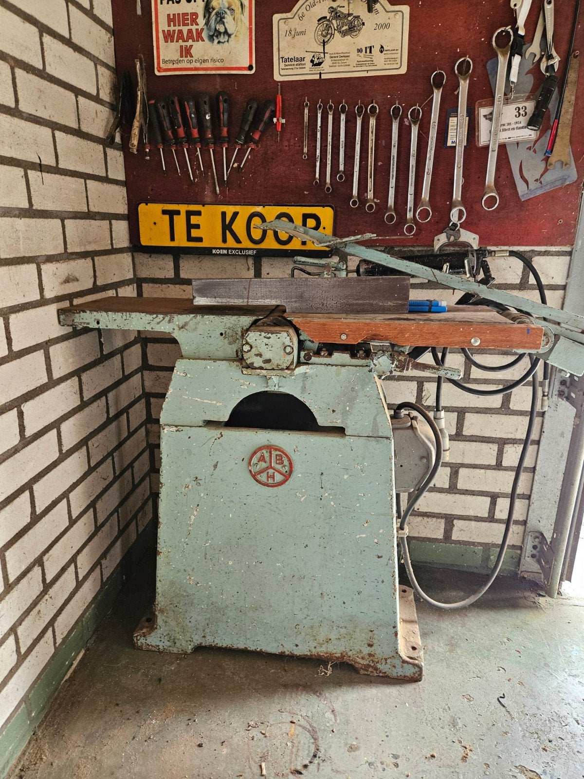 Oude zware vandiktebank - AB Houtbewerkingsmachine, Ophalen