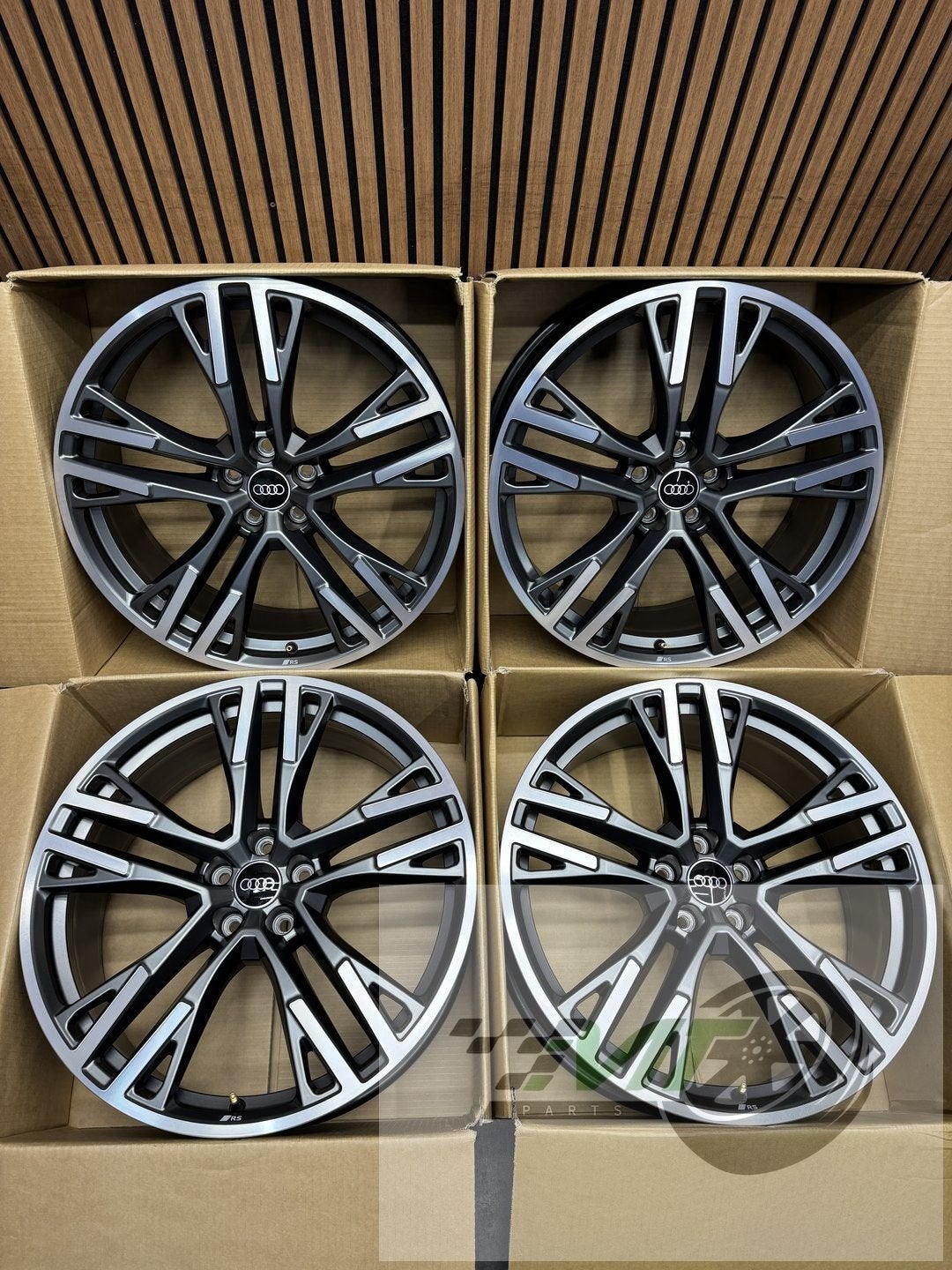 21" Audi Q5 SQ5 A5 A6 S6 Q3 RSQ3 5-Dubb-Y 8MA601025M BTW OEM, Gebruikt, - Auto-Union-Str. 1 85057 Ingolstadt Deutschland, - info@audi.de