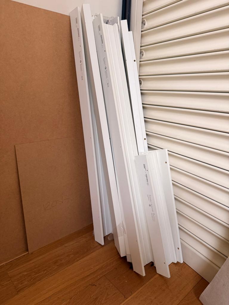 IKEA MOSSALANDA planken diverse maten, Doe-het-zelf en Verbouw, Plinten en Afwerking, Ophalen, Zo goed als nieuw, Mdf, Plinten
