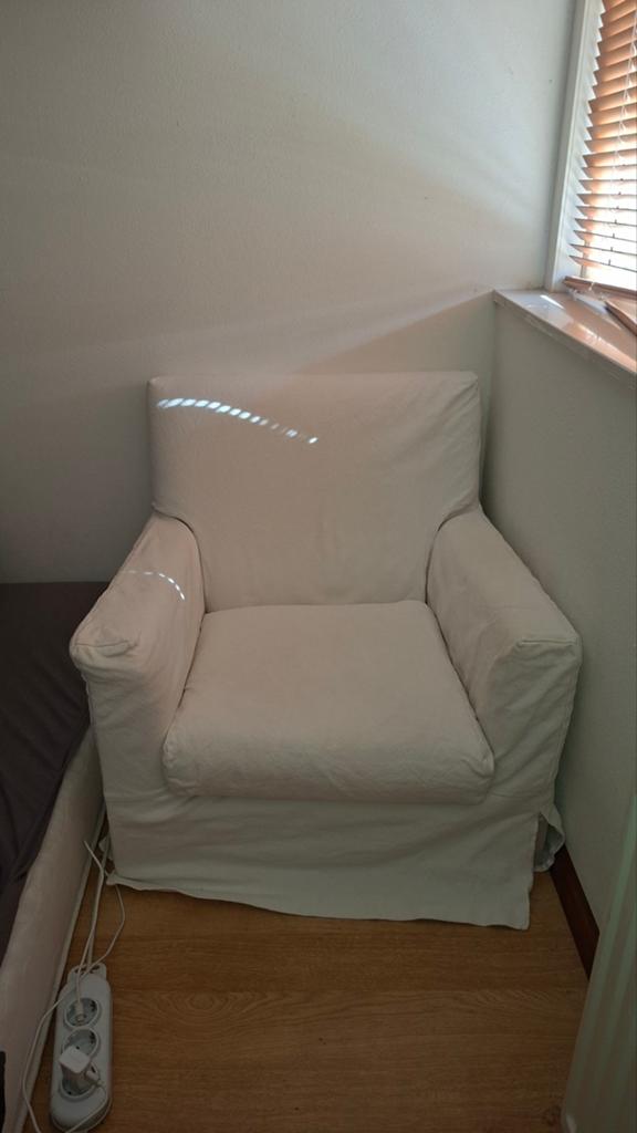 Kleine sofa / fauteuil met witte hoes - GRATIS, Huis en Inrichting, Ophalen, Gebruikt, Stof, Modern, Comfortabel