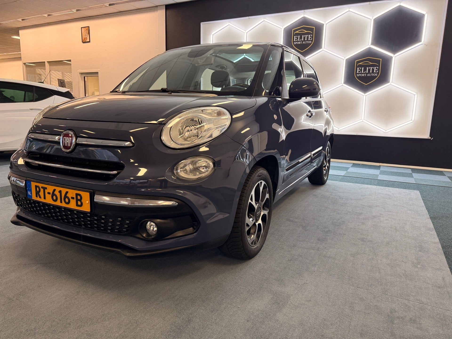 Fiat 500 L 0.9 TwinAir Lounge I Cruise control I Camera I, Gebruikt, Leder en Stof, Automatische klimaatregeling, Origineel Nederlands