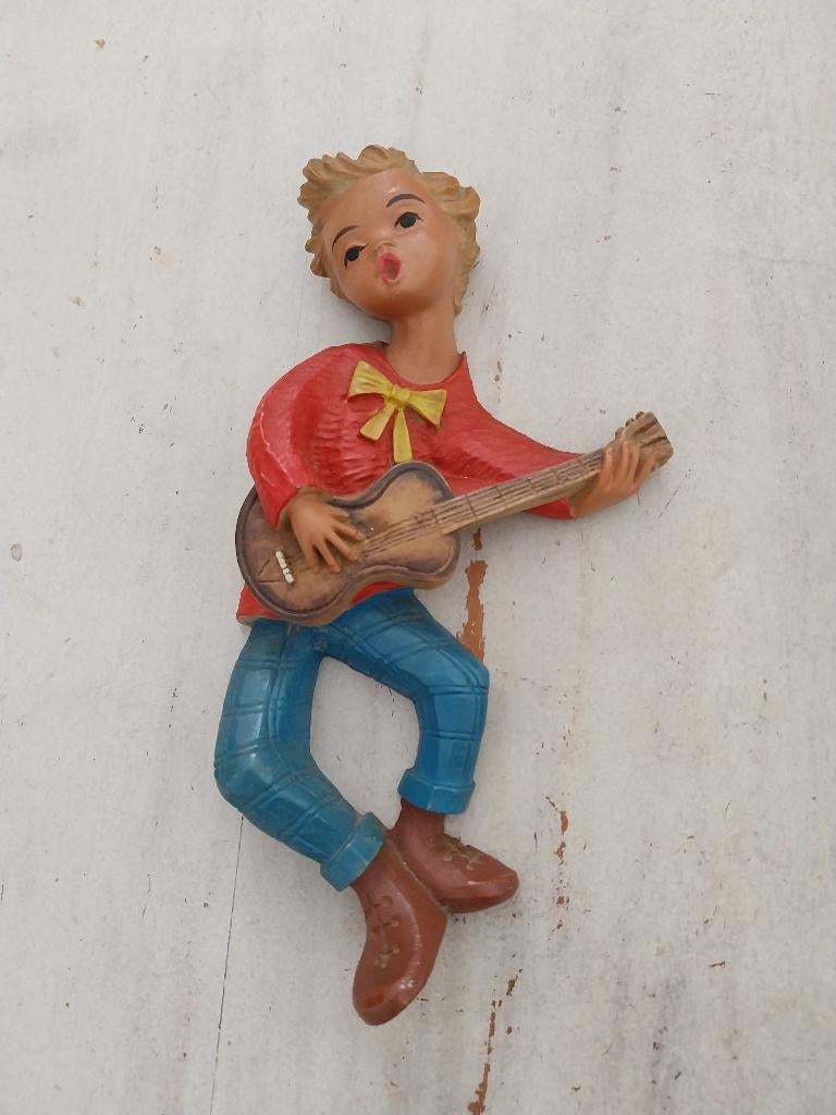 Vintage Eigly 3D Wandbeeldje – Jongen met Gitaar (Model 228), Decoratieobject, Ophalen of Verzenden, Zo goed als nieuw, 18 cm