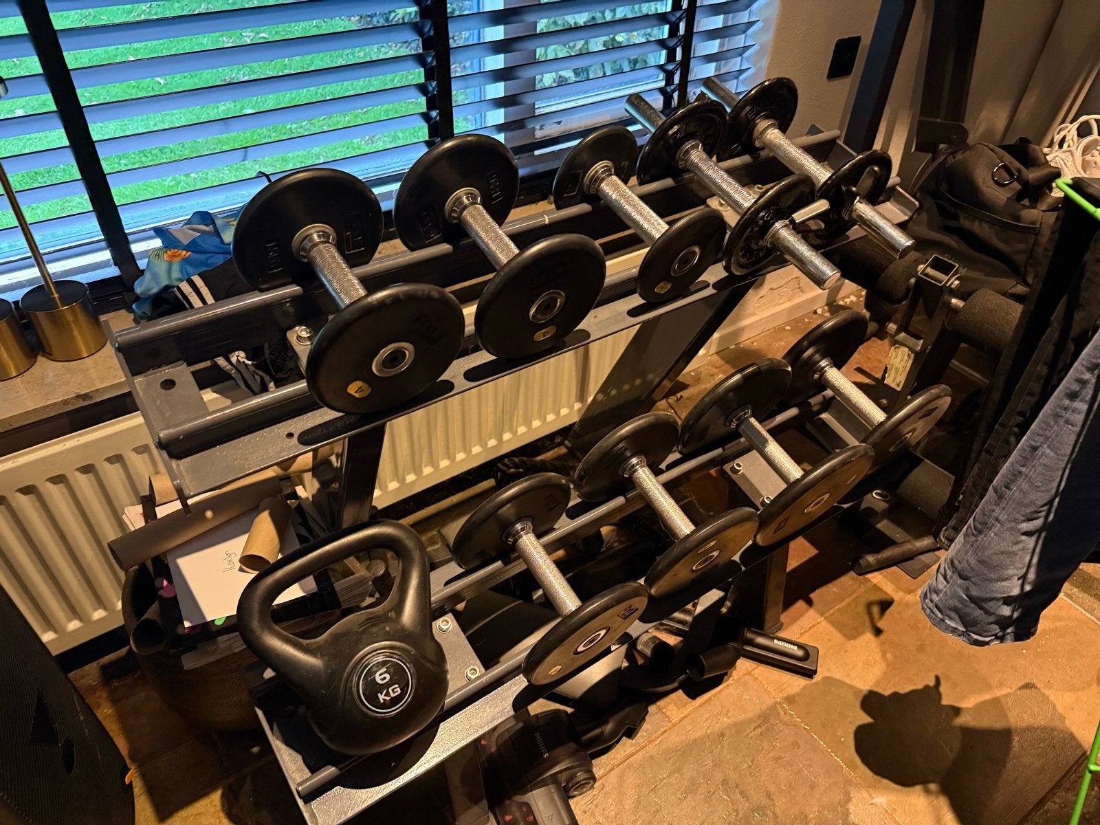 Dumbbell set met rek en kettlebell, Ophalen, Gebruikt, Armen, Halterset