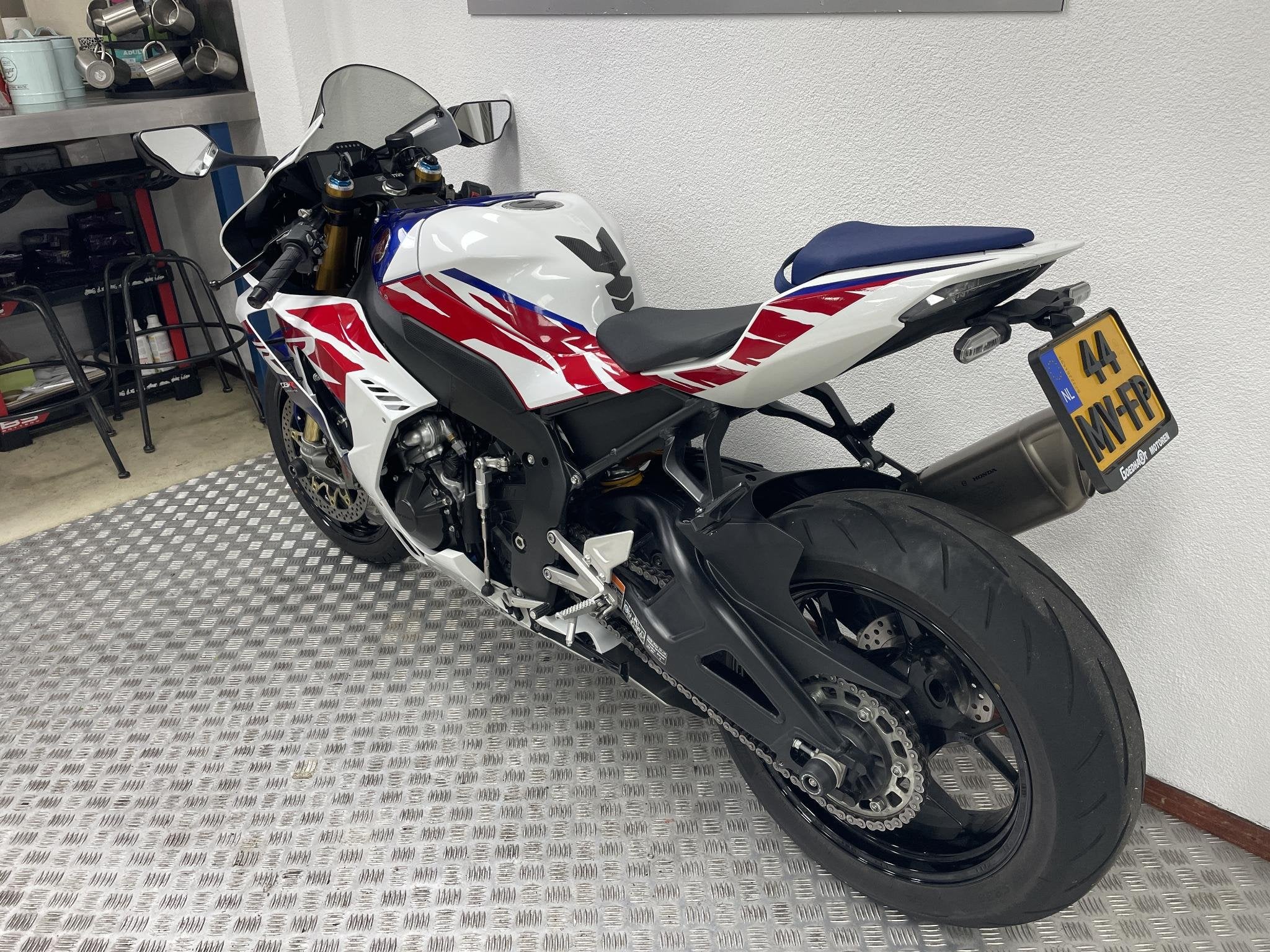Honda CBR 1000 RR SP HRC FIREBLADE 30 TH ANNIVERSARY ABS, Rivium Boulevard 222-11
2909 LK  Capelle aan den Ijssel, NL, Bedrijf