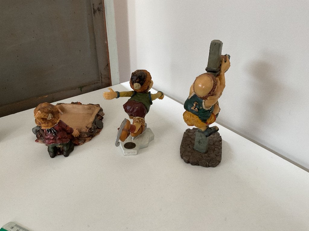 Div Efteling Laaf Beeldjes asbak, schaatser en basketballer, Verzamelen, Efteling, Ophalen of Verzenden, Zo goed als nieuw, Beeldje of Poppetje