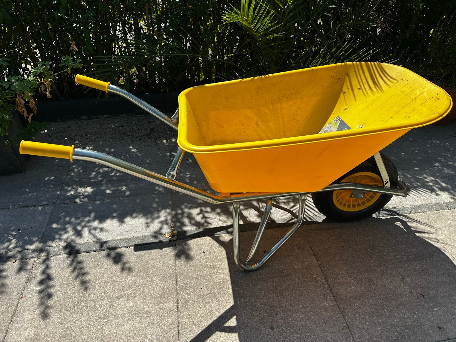 Talen Tools gele kruiwagen - Zo goed als nieuw, Ophalen, Zo goed als nieuw, Handmatig, Eenwielig