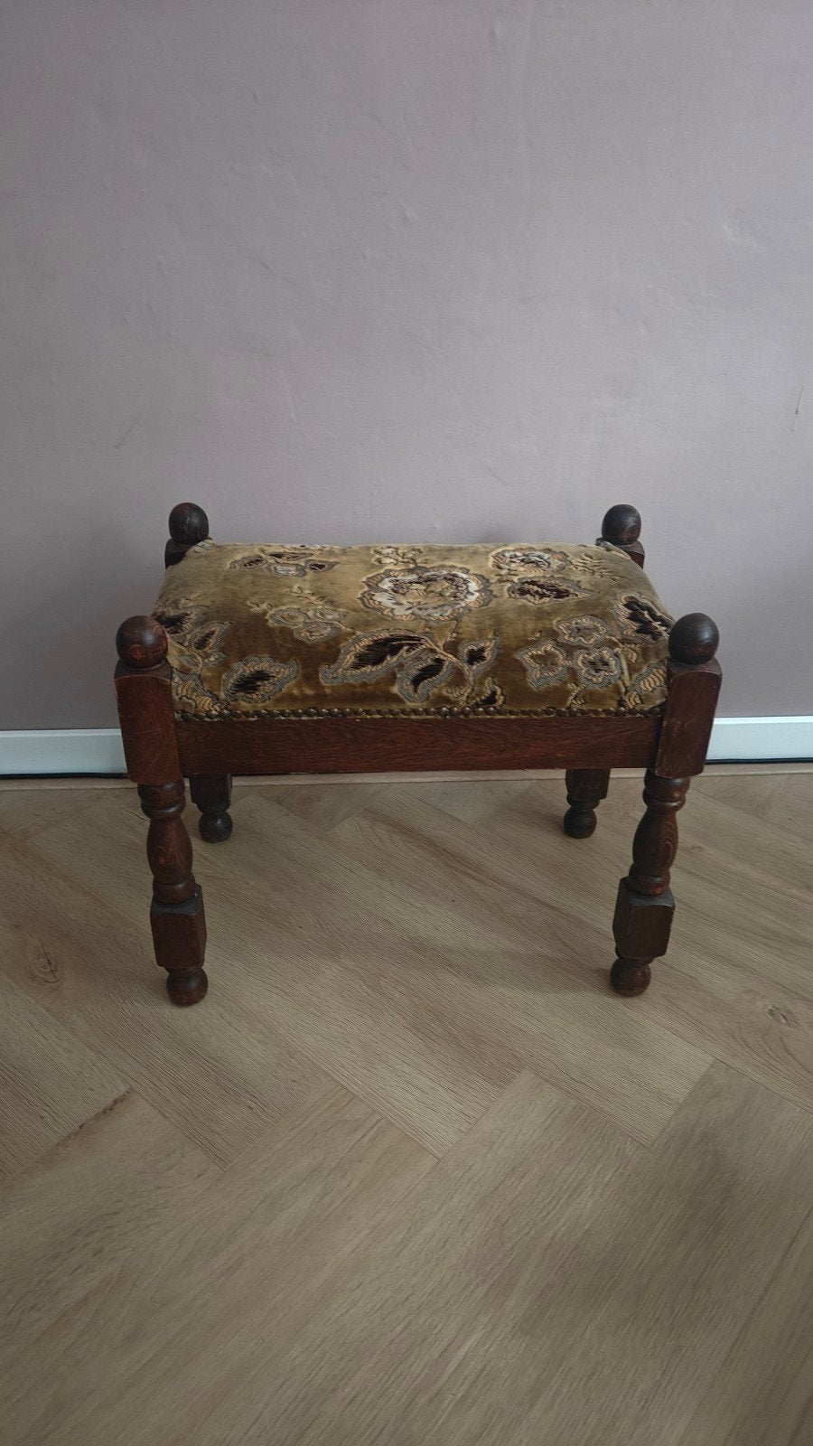 Vintage houten poef met geborduurde zitting, Ophalen