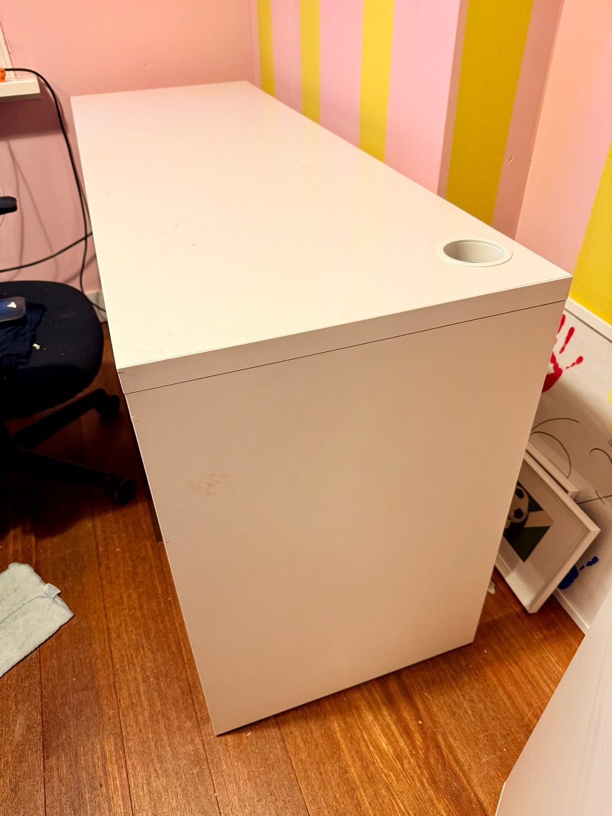 IKEA Micke bureau 142x50 cm - Gebruikt, klaar voor ronde 2, Ophalen, Gebruikt, Met lades, Spaanplaat of MDF