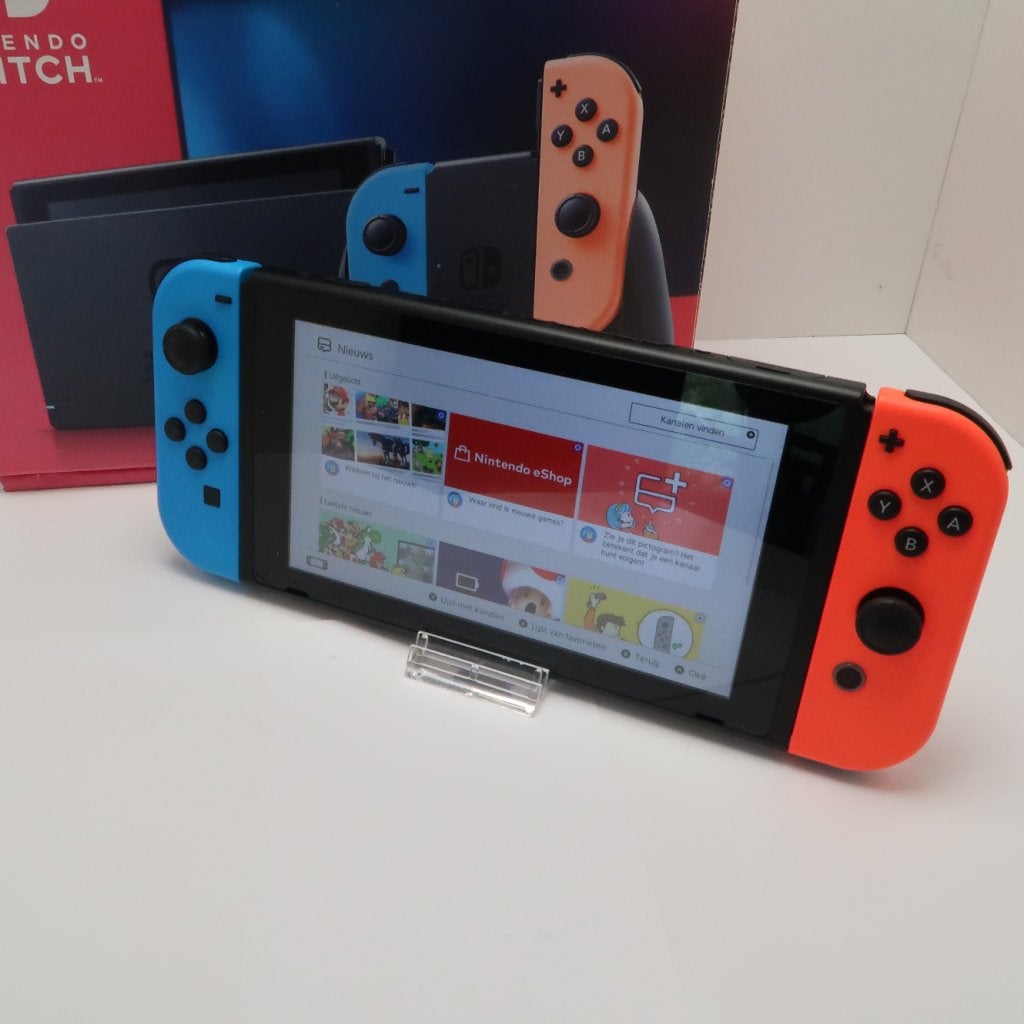 Nintendo Switch 32GB Blauw/Rood | in Nette Staat, Spelcomputers en Games, Spelcomputers | Nintendo Switch, Nintendo, Zo goed als nieuw