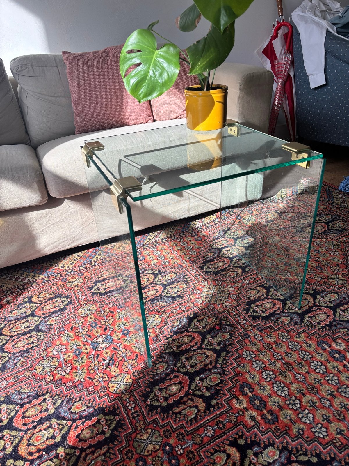 Glazen bijzettafel met messing details, Ophalen, Minder dan 45 cm, Minder dan 55 cm, Vierkant