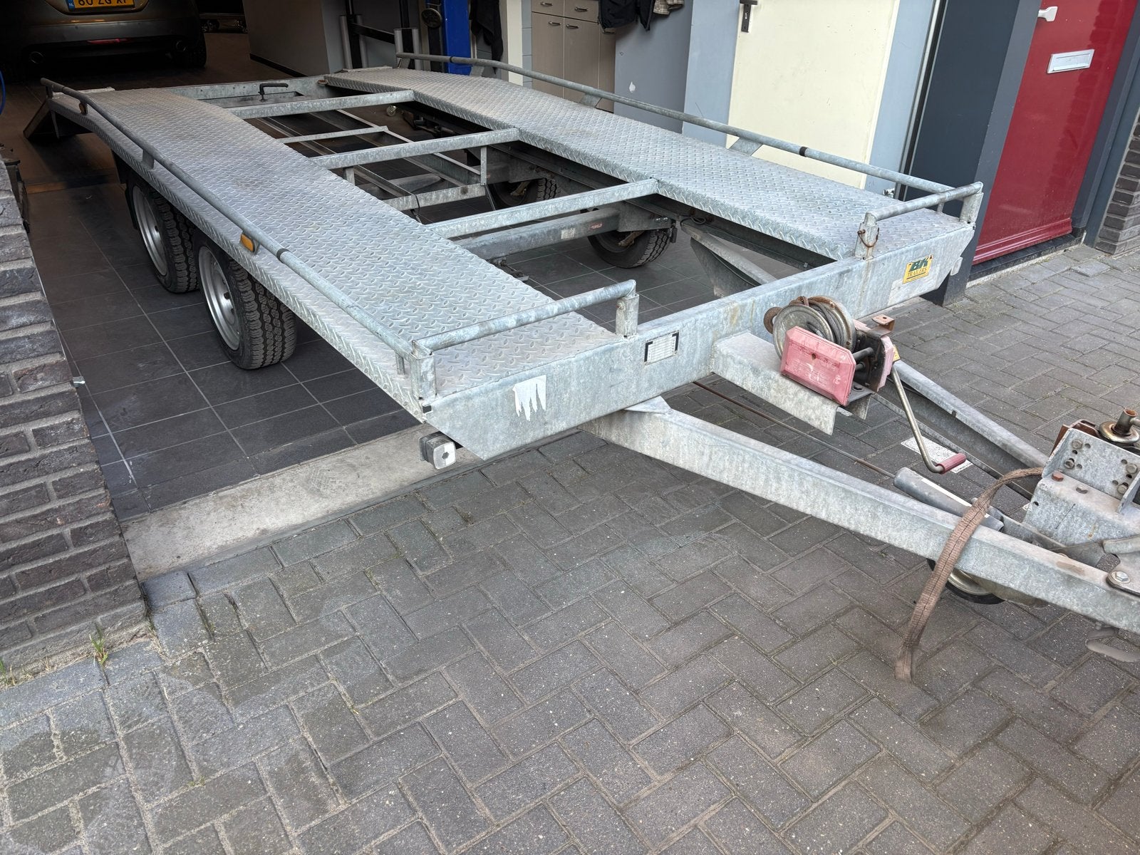 Auto ambulance / trailer Eduard, Ophalen, Gebruikt