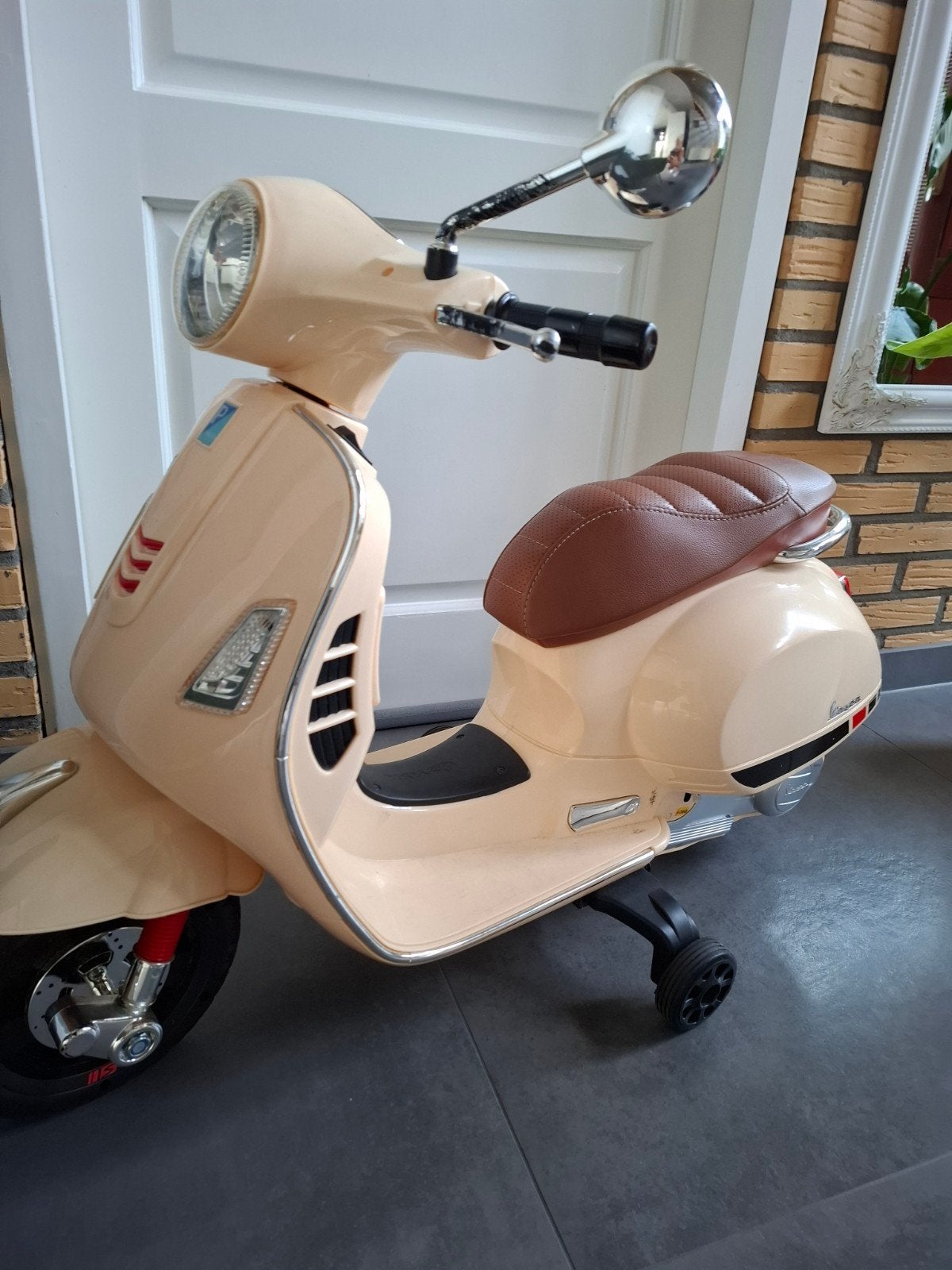 Kinder Vespa Scooter - Accu en spiegel defect, Kinderen en Baby's, Ophalen, Gebruikt