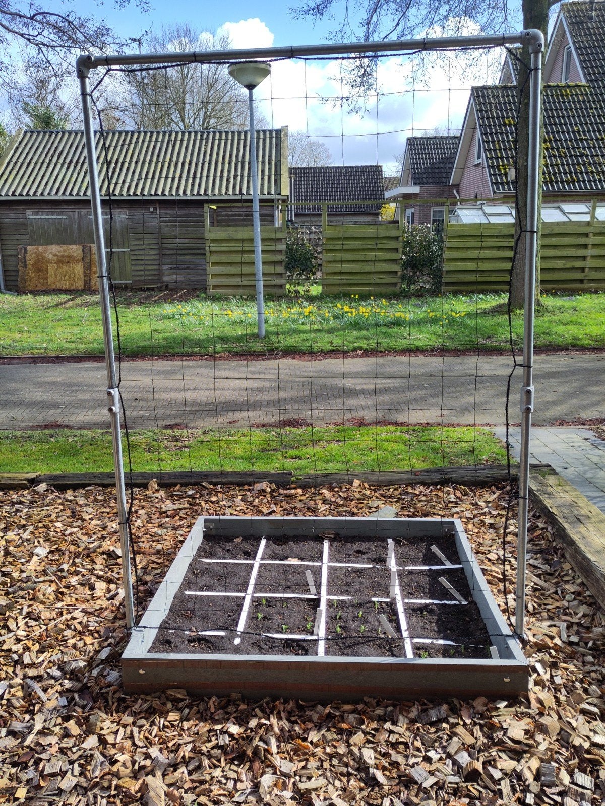 Makkelijke moestuin inclusief klimrek en moestuingrond, Ophalen