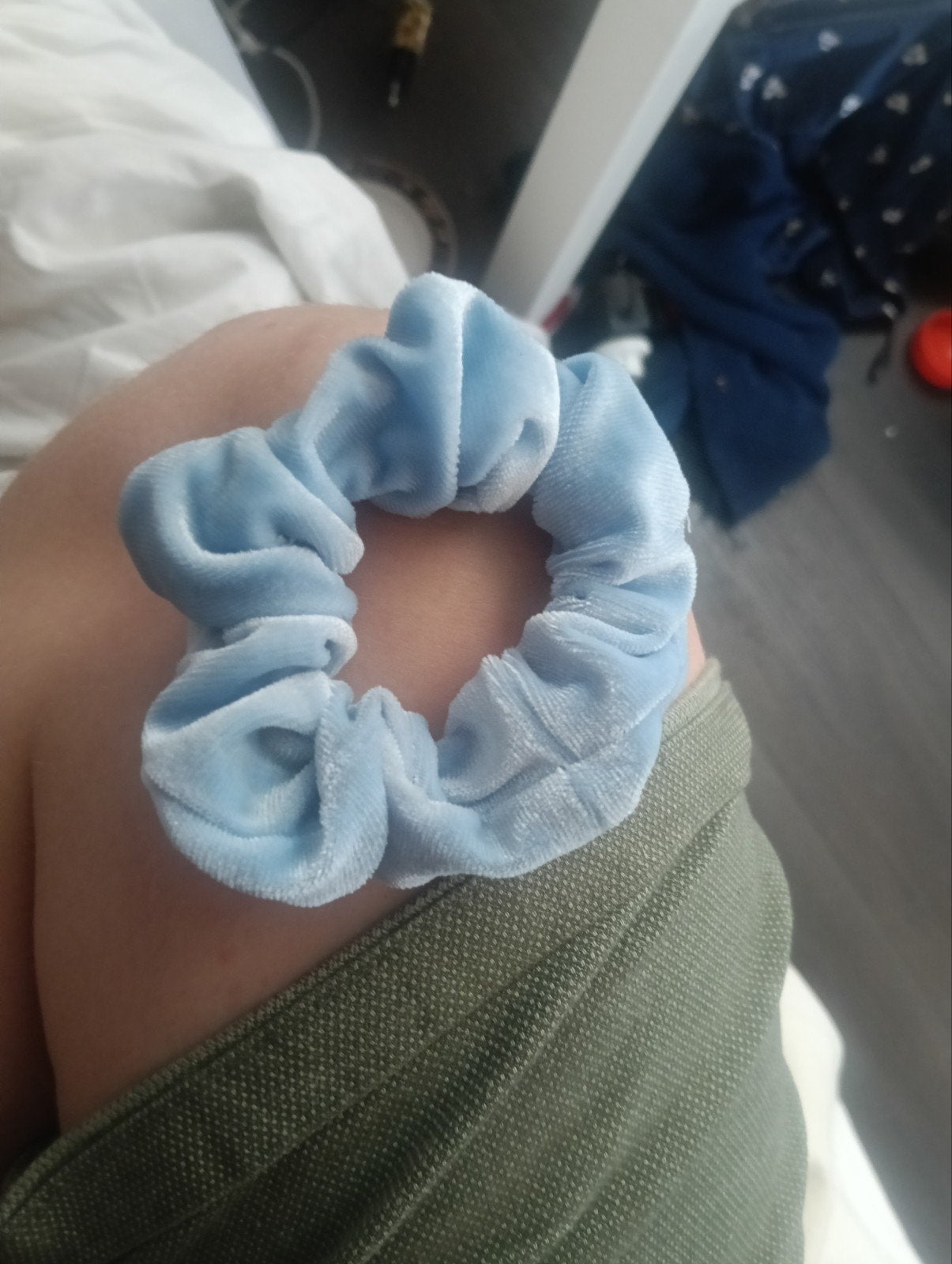 Zacht blauw fluwelen scrunchie, Ophalen of Verzenden, Nieuw