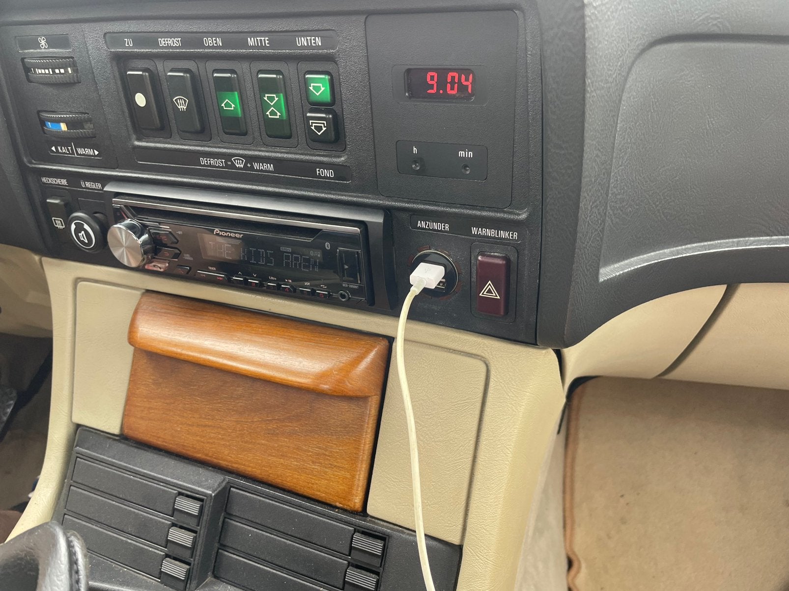 Mooie houten asbak e23 evt ruilen tegen beige exemplaar, Auto diversen, Ophalen of Verzenden