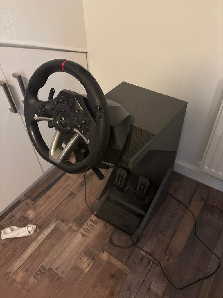 PlayStation racestuur met pedalen en standaard, Spelcomputers en Games, Ophalen, Zo goed als nieuw, Stuur of Pedalen, PlayStation 4