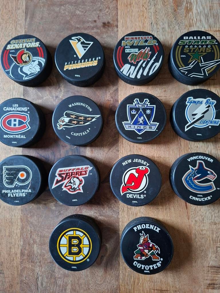 Vintage NHL IJshockey Pucks - Diverse Teams, Sport en Fitness, IJshockey, Ophalen of Verzenden, Gebruikt, Puck