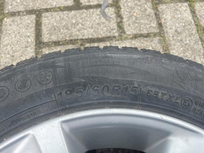 Velg + Winterband van een Volkswagen Polo, Gebruikt, -, Verzenden, -