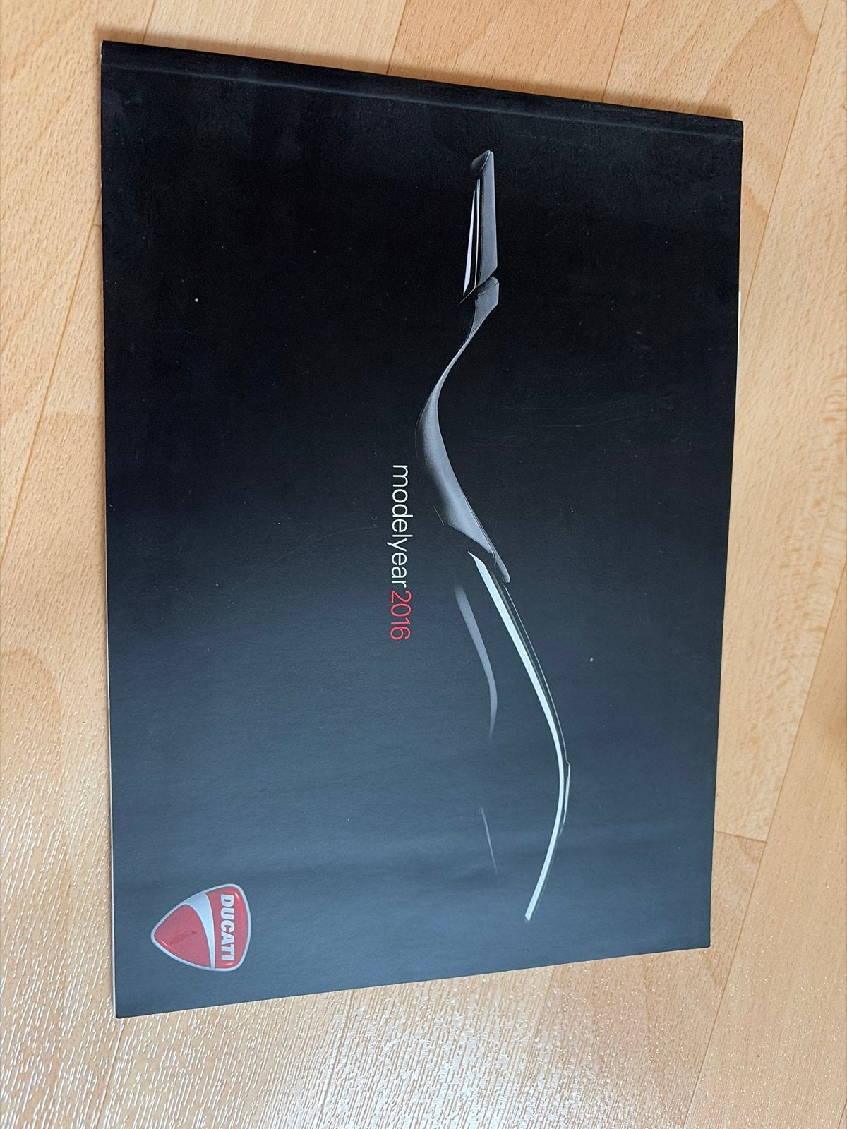 Ducati Modeljaar 2016 Brochure met Prijslijst, Ophalen of Verzenden, Zo goed als nieuw, Overige merken