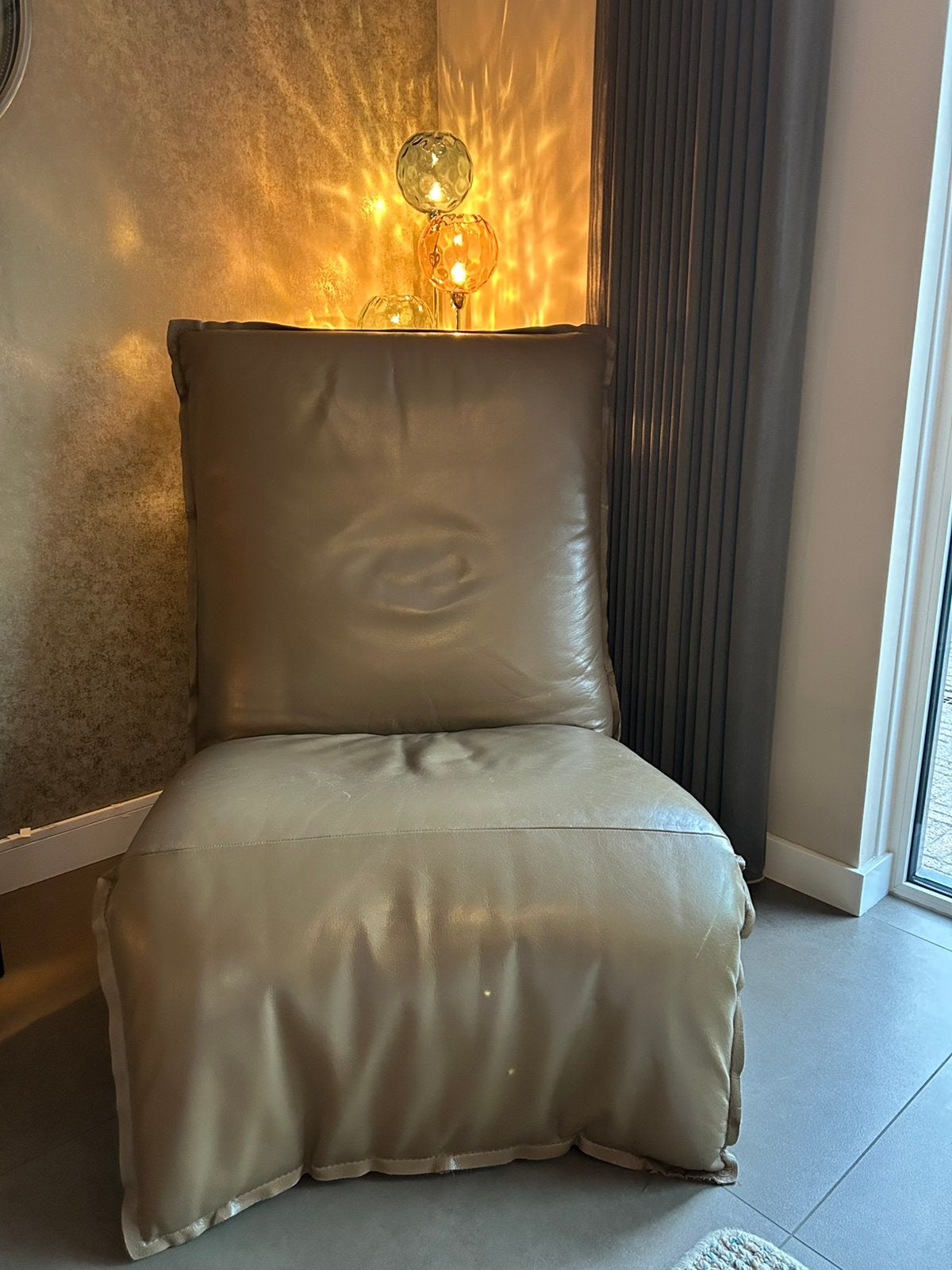 Prachtige, elektrische, lederen fauteuil Chill-line, Ophalen, Zo goed als nieuw, 75 tot 100 cm, Leer