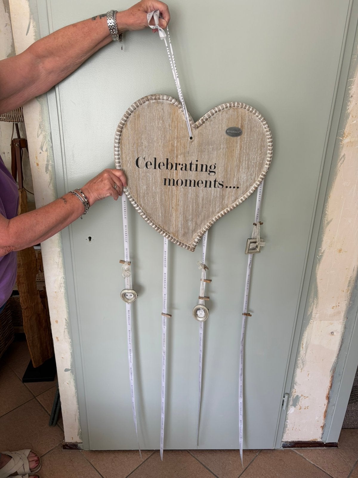 Riverdale houten hart met lintjes, Ophalen, Zo goed als nieuw