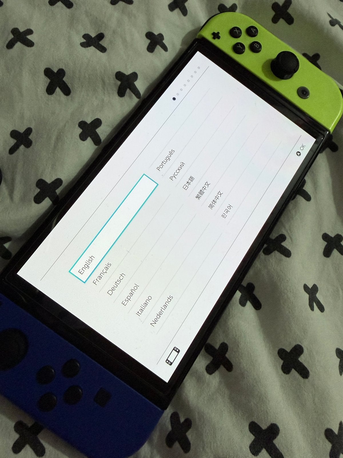 Foto 2 van Nintendo Switch OLED (128GB SD-kaart + screen-protector)
