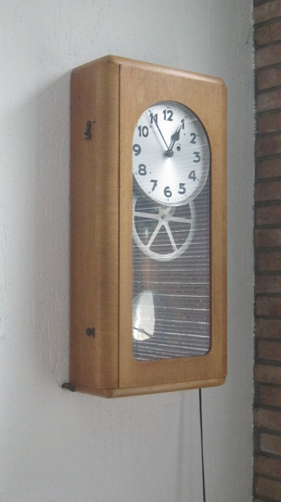 Isgus klok, Ophalen