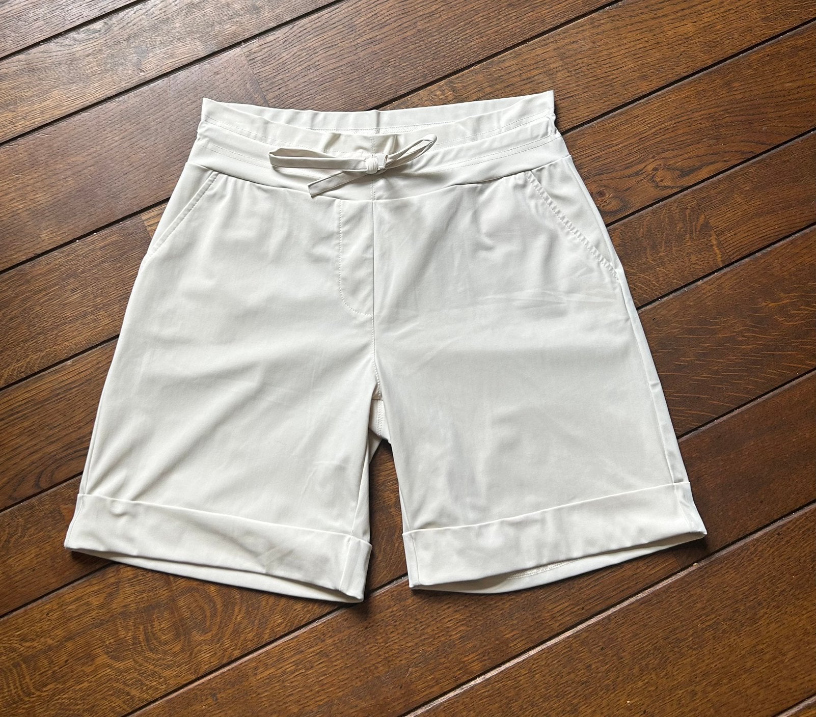Nieuwe Crème, Kit Studio Anneloes City bermuda, short in S, Kort, Beige, Nieuw, Ophalen of Verzenden