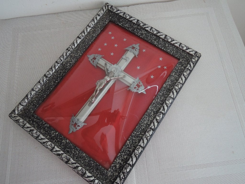 Zilverkleurige lijst met kruis achter bol glas, Ophalen of Verzenden