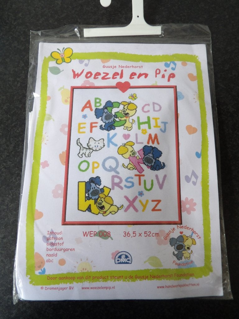 Nieuw borduurpakket Woezel & Pip  ABC, Ophalen of Verzenden, Nieuw, Handborduren, Borduurpakket