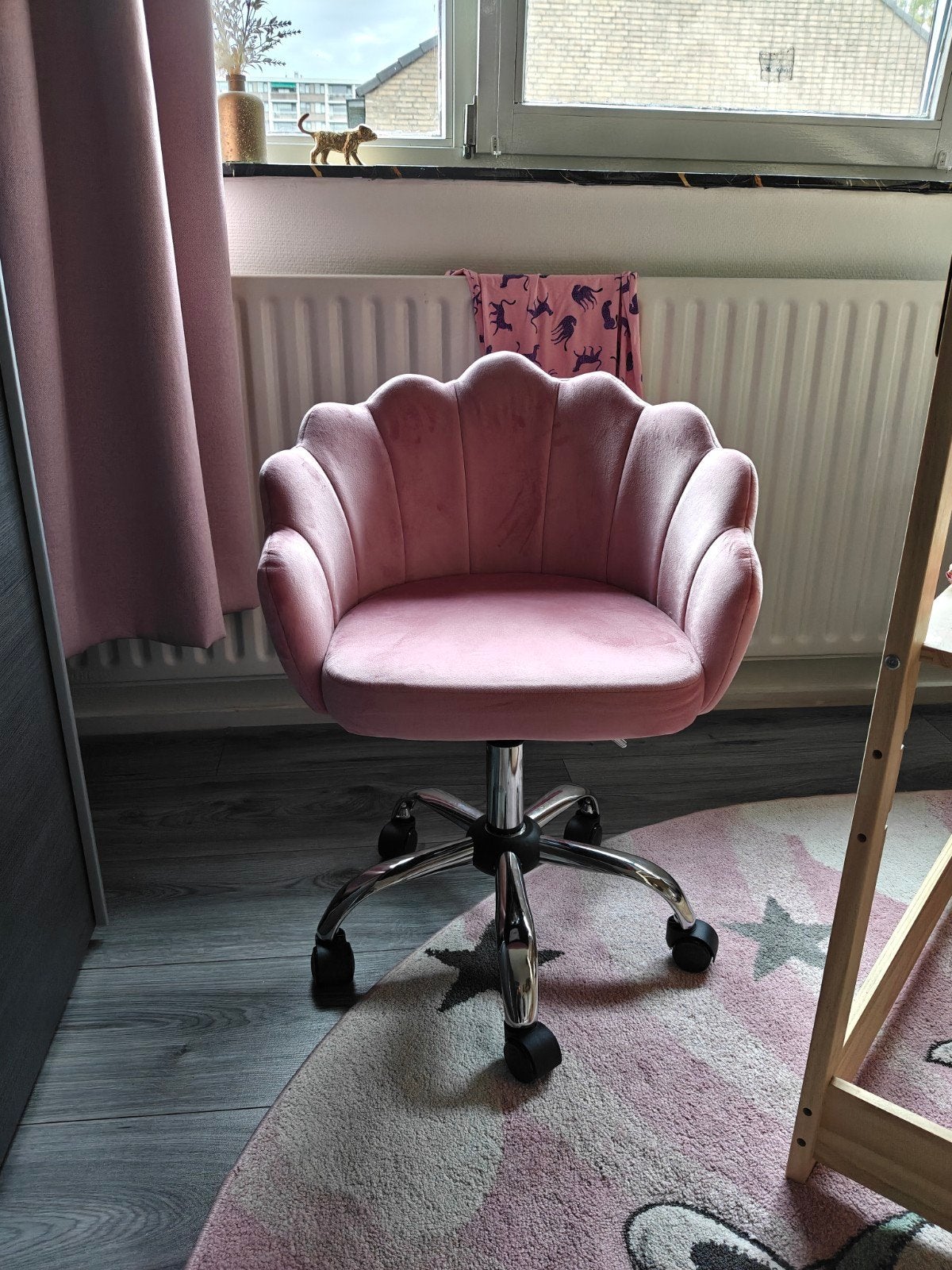 Roze bureaustoel in schelpdesign zo goed als nieuw, Ophalen of Verzenden