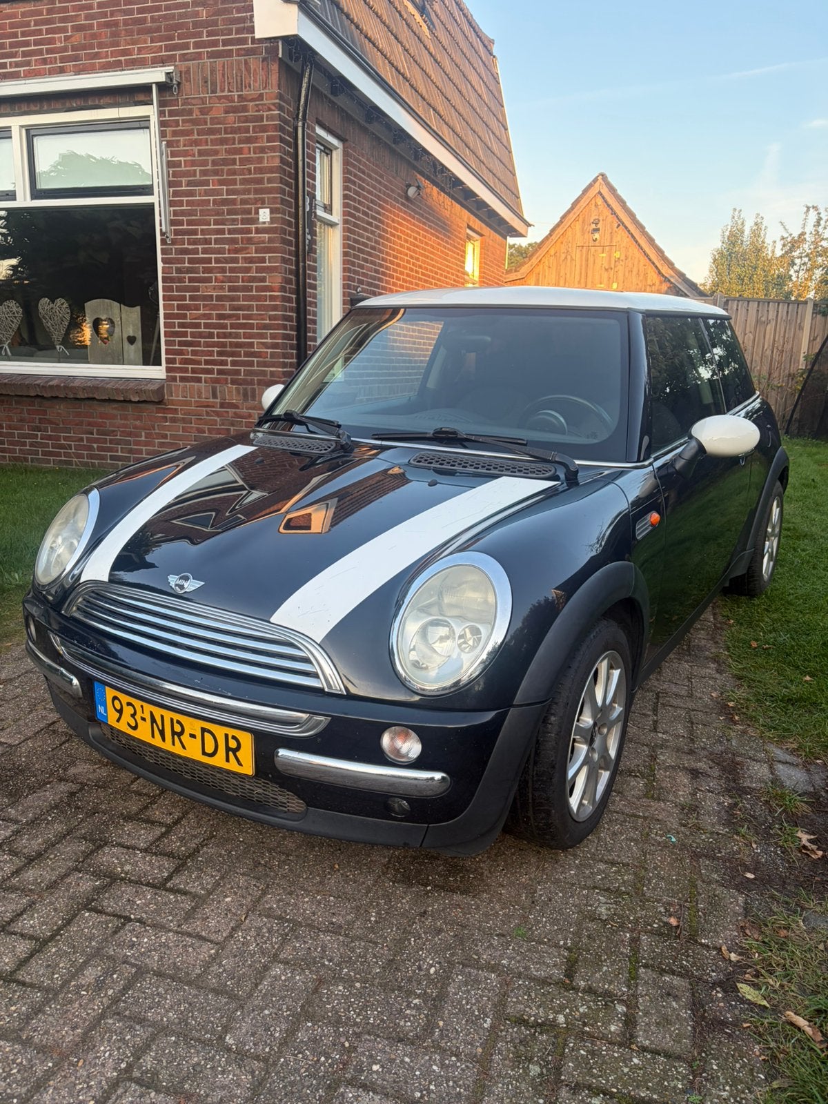 Mini 1.6 16V Cooper 2004 Zwart, Voorwielaandrijving, 15 km/l, 4 cilinders, 4 stoelen