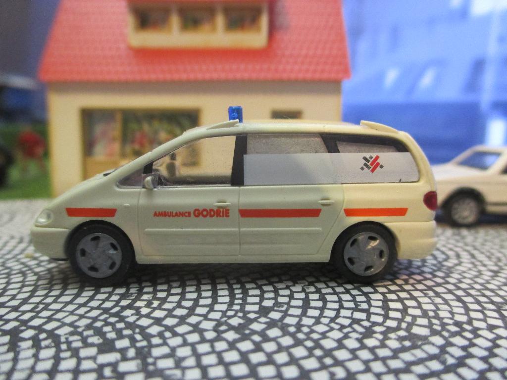 Seat Alhambra - Rietze Ambulance Godrie, België, Ophalen of Verzenden, Gebruikt, Bus of Vrachtwagen, Rietze