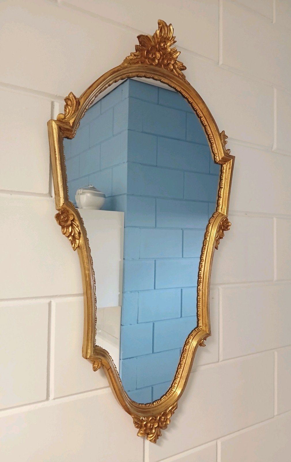 antieke spiegel met houtsnijwerk en bladgoudversiering, Antiek en Kunst, Ophalen, Overige vormen, Minder dan 50 cm, Minder dan 100 cm