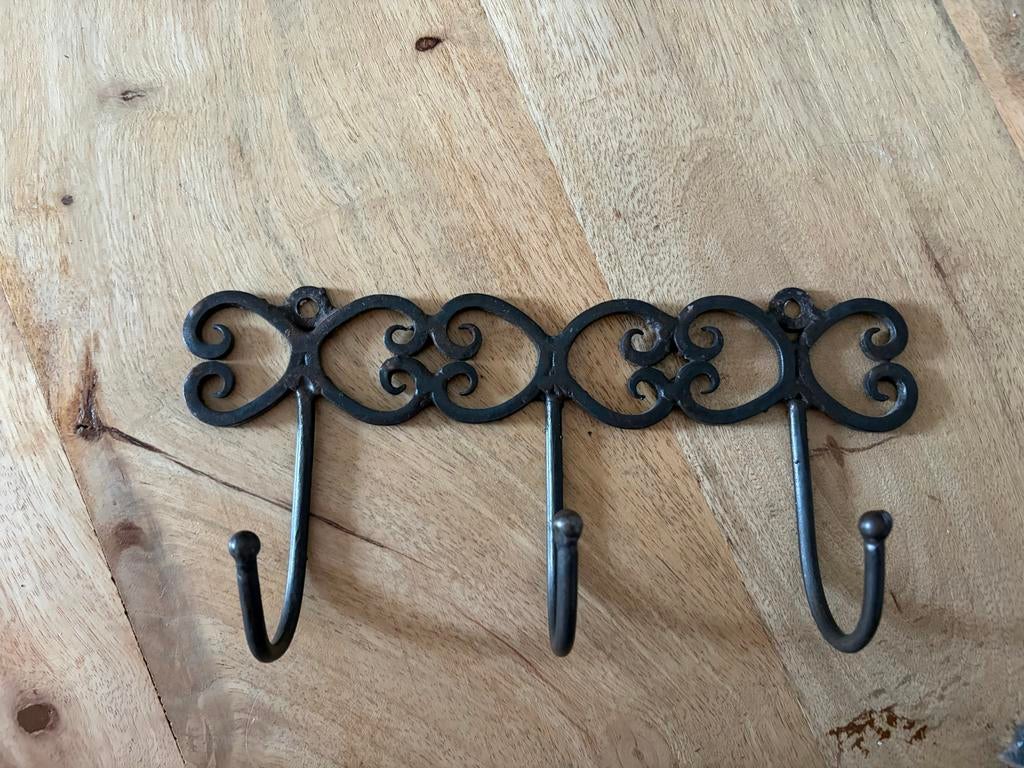 Zwarte metalen wandkapstok met 3 haken, Wandkapstok, Gebruikt, Ophalen of Verzenden, Minder dan 100 cm