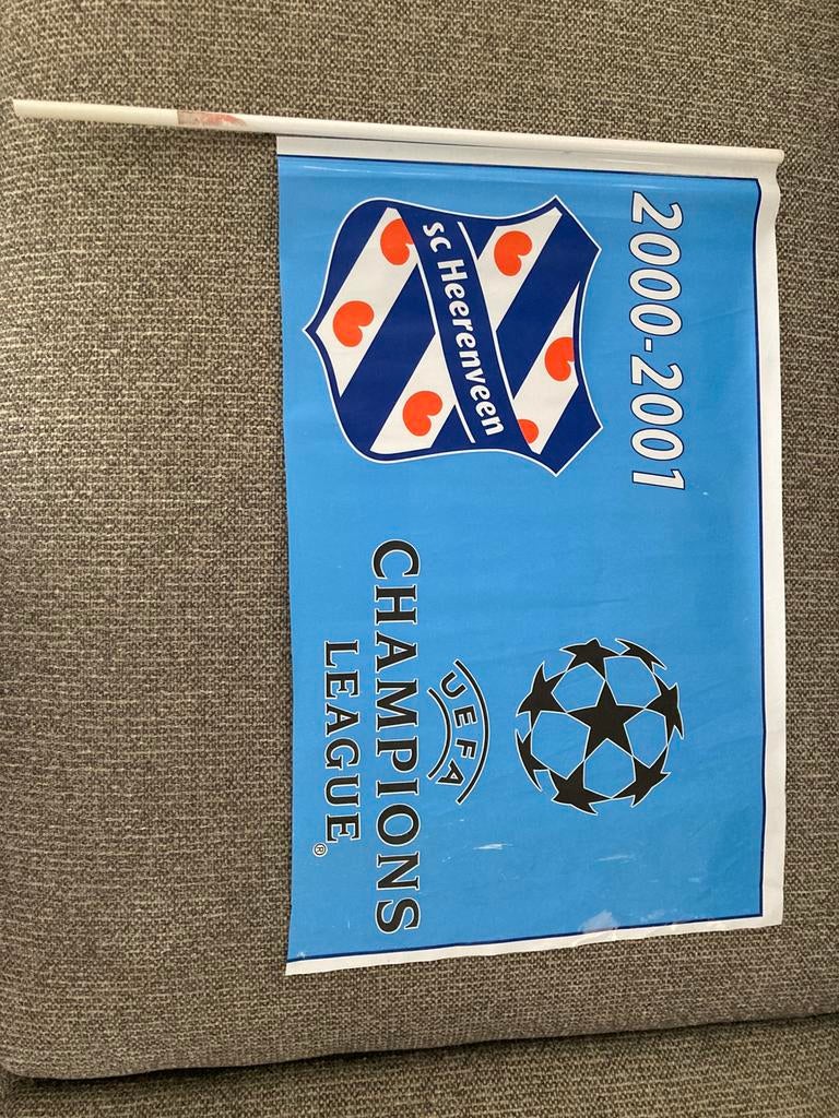VLAG HEERENVEEN CHAMPIONS LEAGUE, Verzamelen, Ophalen of Verzenden, Zo goed als nieuw, Overige binnenlandse clubs, Vaantje of Sjaal
