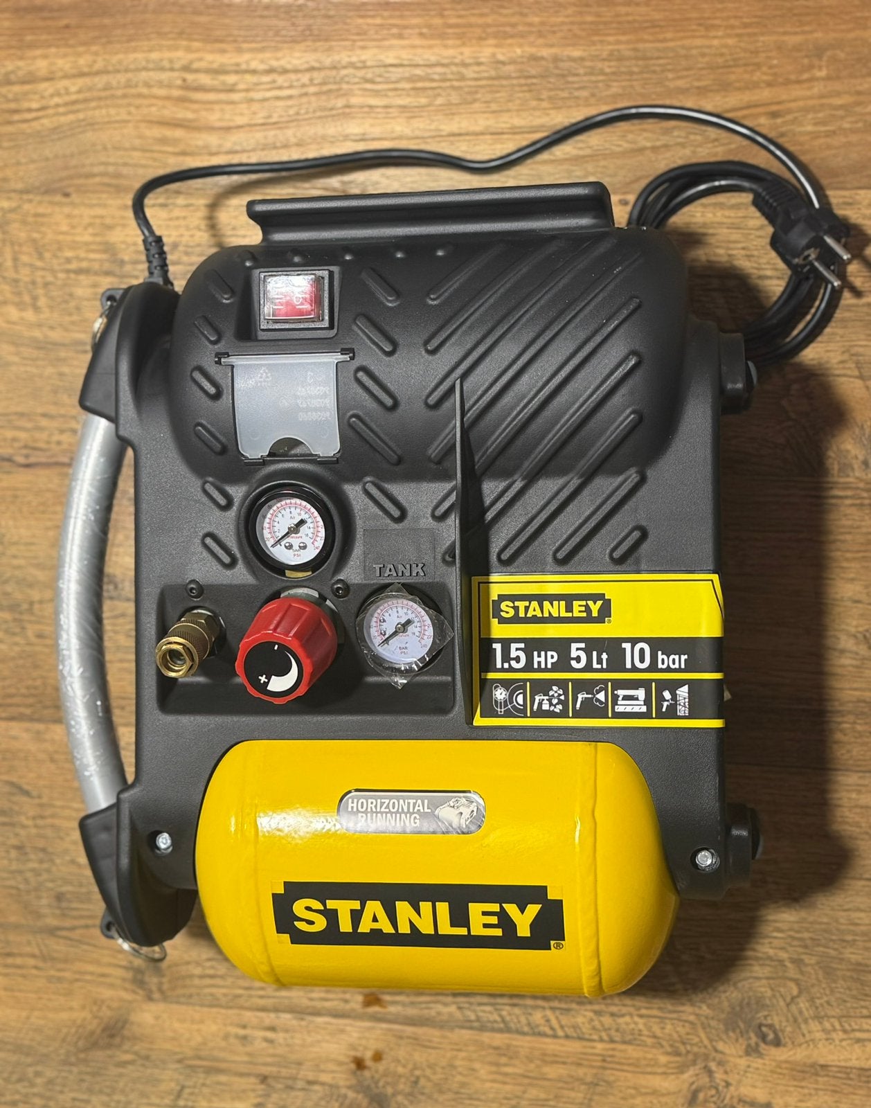 Stanley luchtcompressor 1,5 PK 5L 10 bar, Doe-het-zelf en Verbouw, Compressors, Zo goed als nieuw, Minder dan 25 liter, Minder dan 200 liter/min