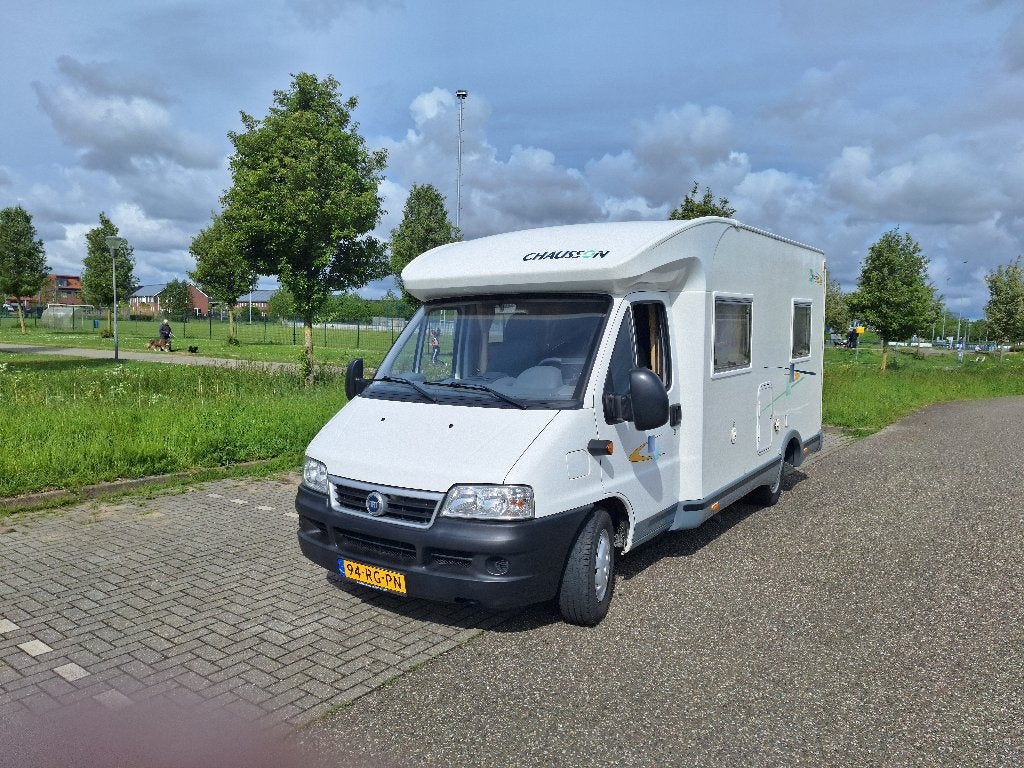 Goede Chausson Camper met weinig km, Caravans en Kamperen, Campers, Luifel, Ringverwarming, Fiat, Chausson