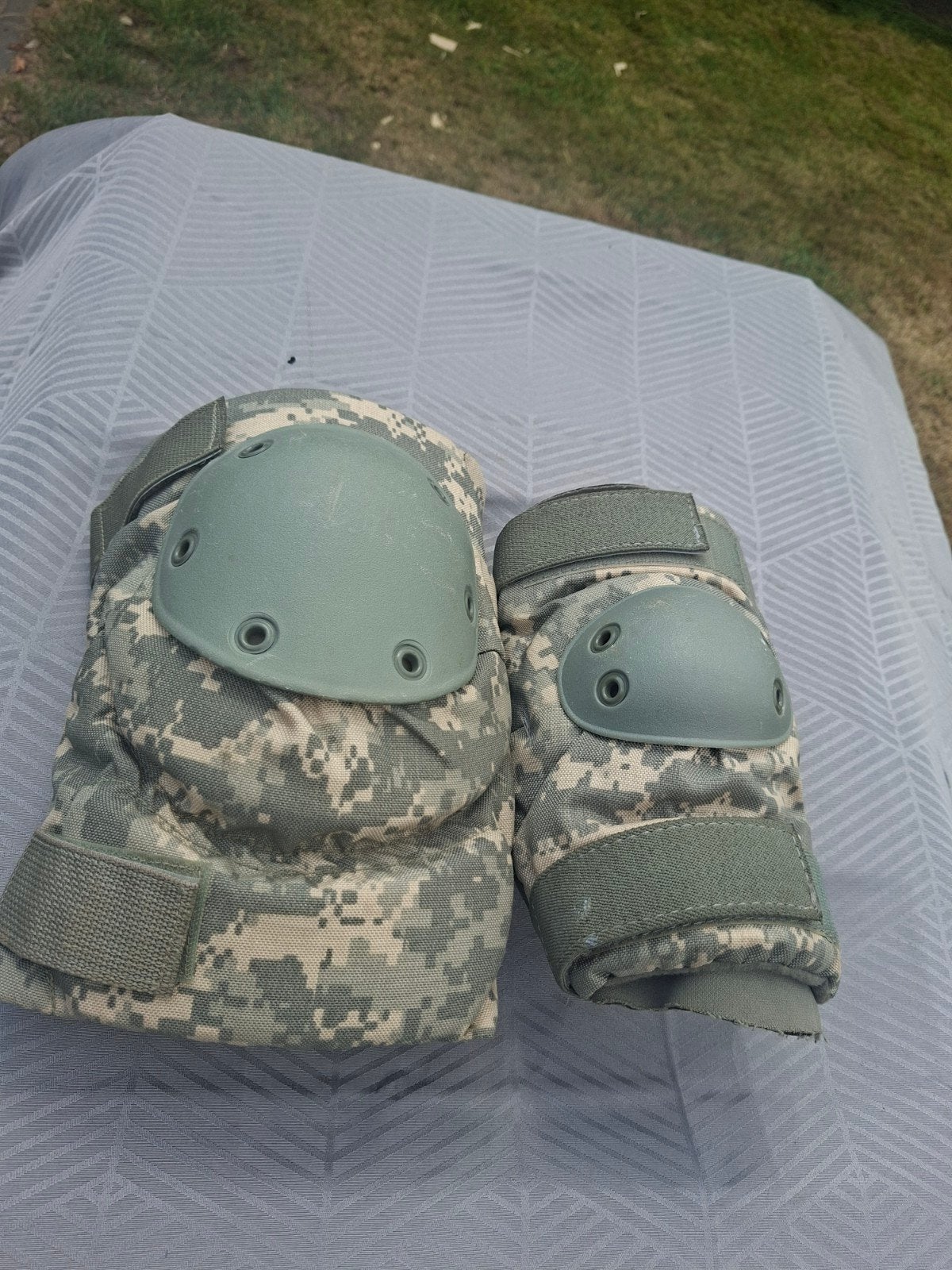 Militaire knie- en elleboogbeschermers (camouflage), Ophalen of Verzenden