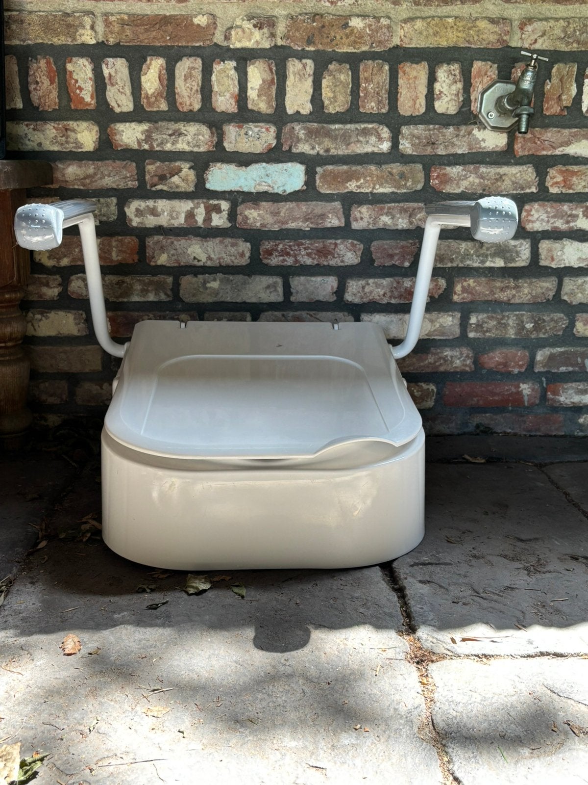 Toiletverhoger van Drive met beweegbare armsteunen, Ophalen, Gebruikt