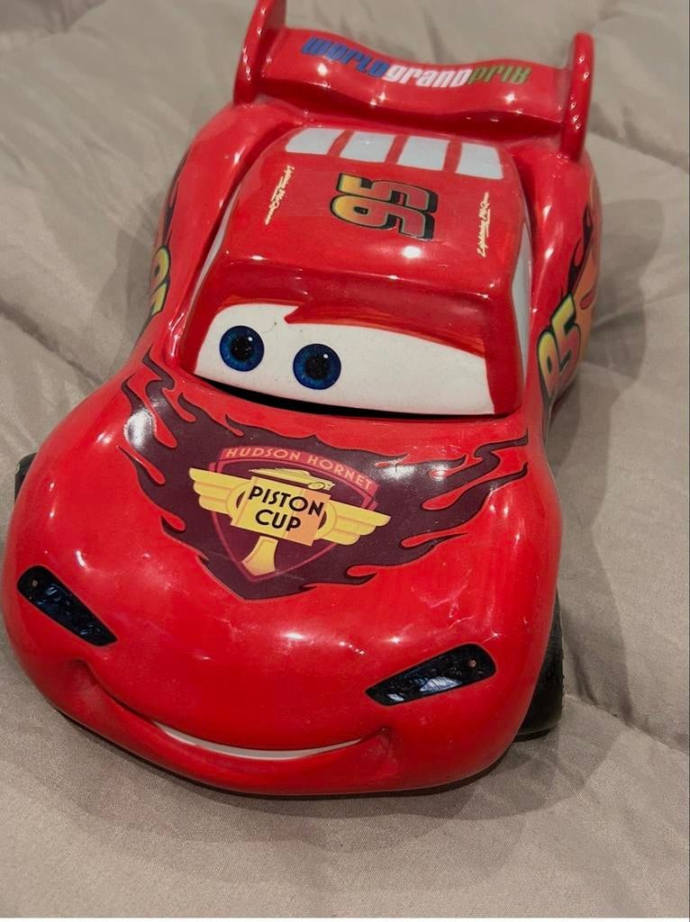 Cars Lightning McQueen koektrommel (steen) uit Amerika, Ophalen of Verzenden, Overige figuren, Zo goed als nieuw, Beeldje of Figuurtje